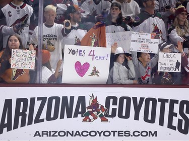 Arizona Coyotes fans say farewell
