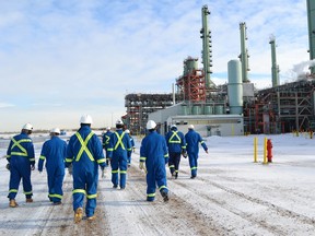 How Canada Wins: Attracting investment to Edmonton through co-operation How Canada Wins: Attracting investment to Edmonton through co-operation