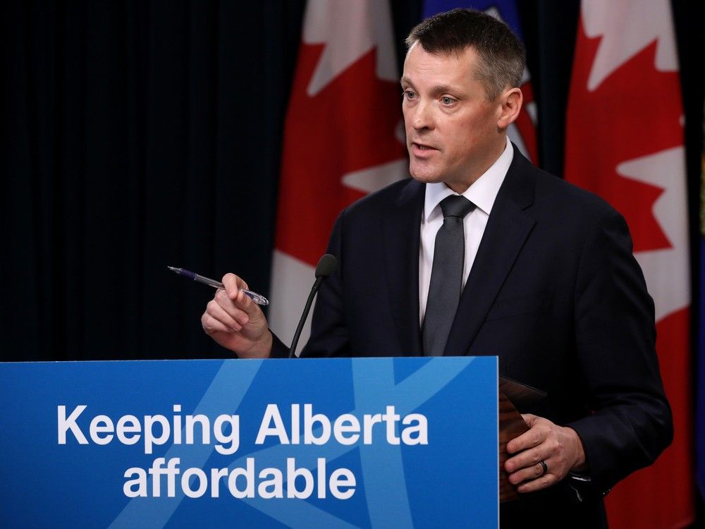Alberta makes overhaul of auto insurance model official with new legislation