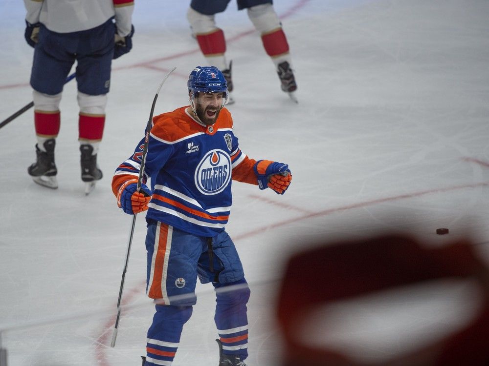 Edmonton Oilers  re-sign star defenceman Evan Bouchard