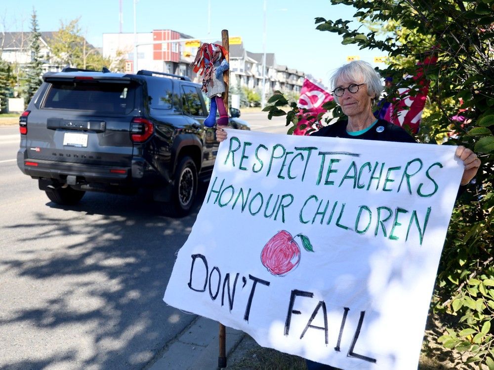 Bell: Teacher strike — province not thinking of dropping the hammer. Yet.