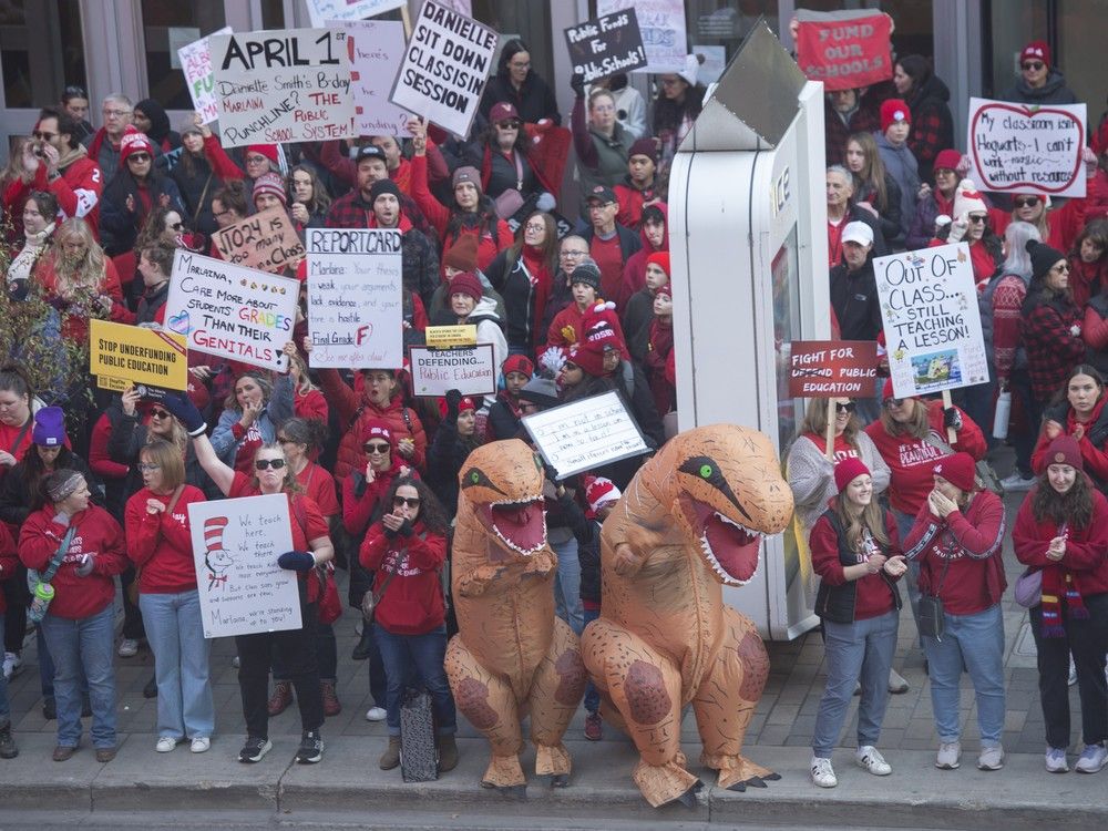 Alberta Premier Danielle Smith talks teachers' strike, MOU between Canada and Alberta