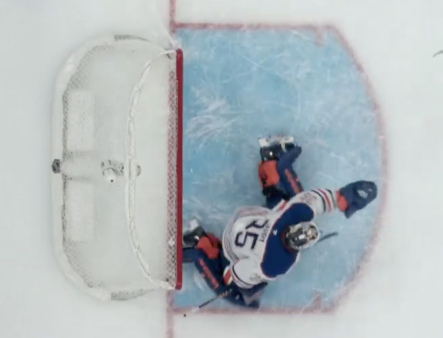 'Trade seems unlikely': Edmonton Oilers left scrambling in net with Jarry banged up