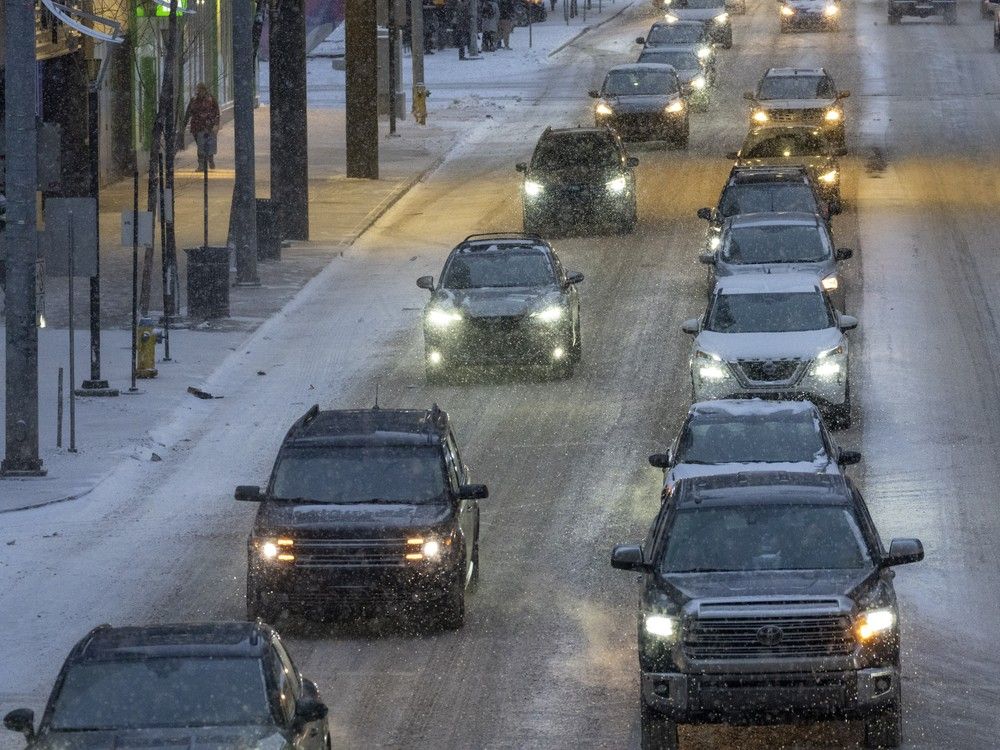 Edmonton activates extreme weather response to help vulnerable residents as forecasts call for cold temperatures and snow to hit the city