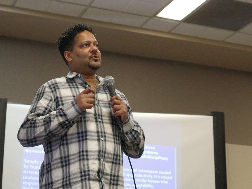 Keep things human, but don't fear Artificial Intelligence (AI), says Edmonton AI expert Kristian Bainey.