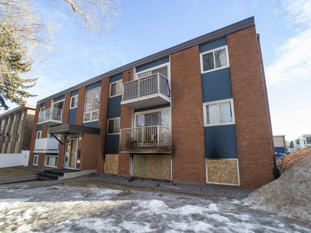 Four people hospitalized in central Edmonton apartment fire