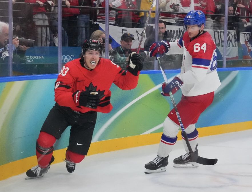 'Born to wear that maple leaf on his chest': Hockey world reacts to Marner's goal, Canada's win