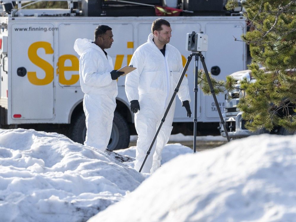  Forensic officers set up a 3-D scanner to take pictures of the mass shooter’s residence in Tumbler Ridge, B.C., on Thursday, Feb. 12, 2026.