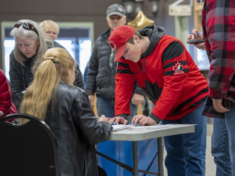 Separatist petitioners make their presence felt at sportsman's show in Camrose.