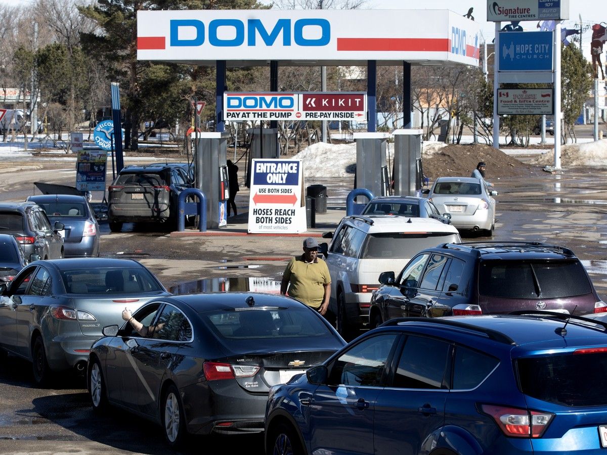 Oil shock tougher on Canadian wallets compared to past decades: Edmonton economist