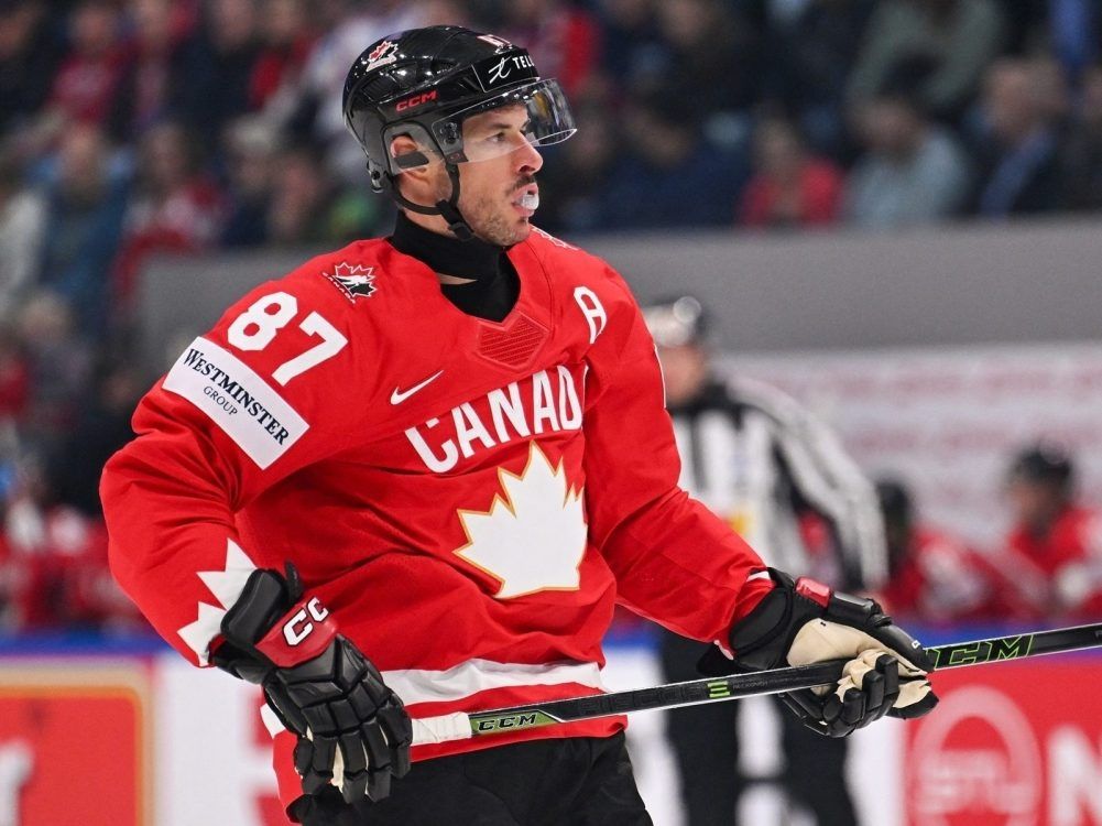 SIMMONS: Sidney Crosby's decision to play at worlds surprised Team Canada leaders