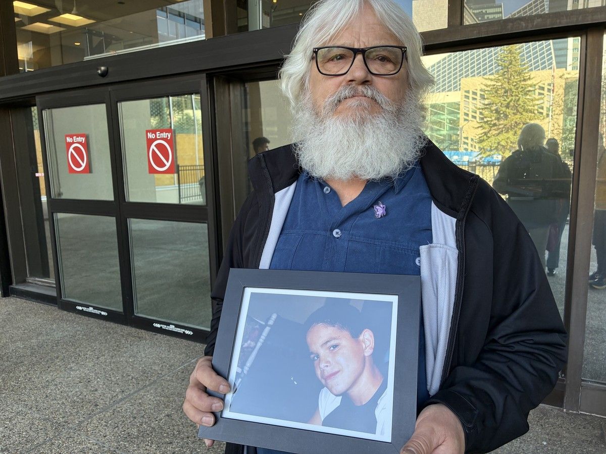 Gerald Bakewell wants people to know that, despite how his son spent his final hours, he had people in his life who loved him.