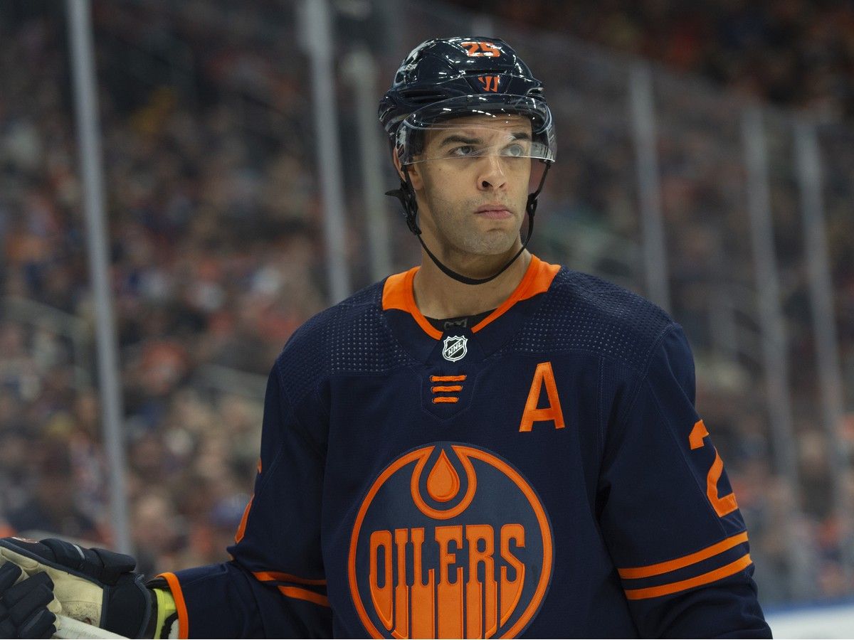 Darnell Nurse (25) of the Edmonton Oilers, against the Seattle Kraken at Rogers Place in Edmonton on Jan.18 2024.