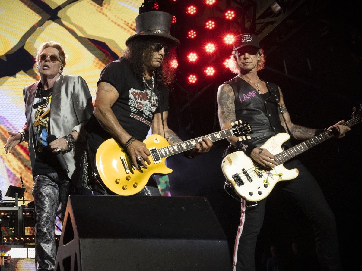 Concert review: Guns N' Roses rock singalong at Commonwealth Stadium