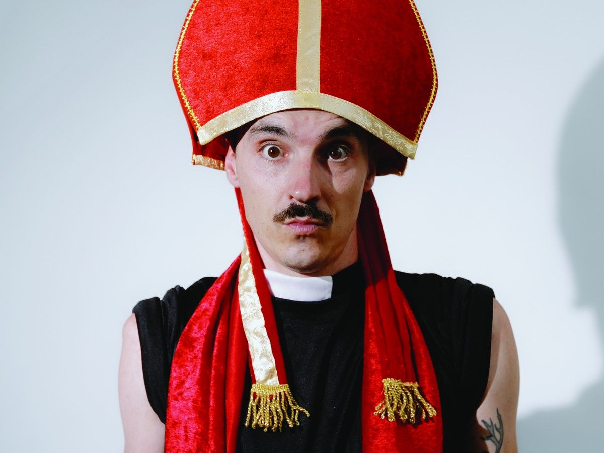 Crítica Fringe: Andrew Silverwood: Ame seu vizinho
