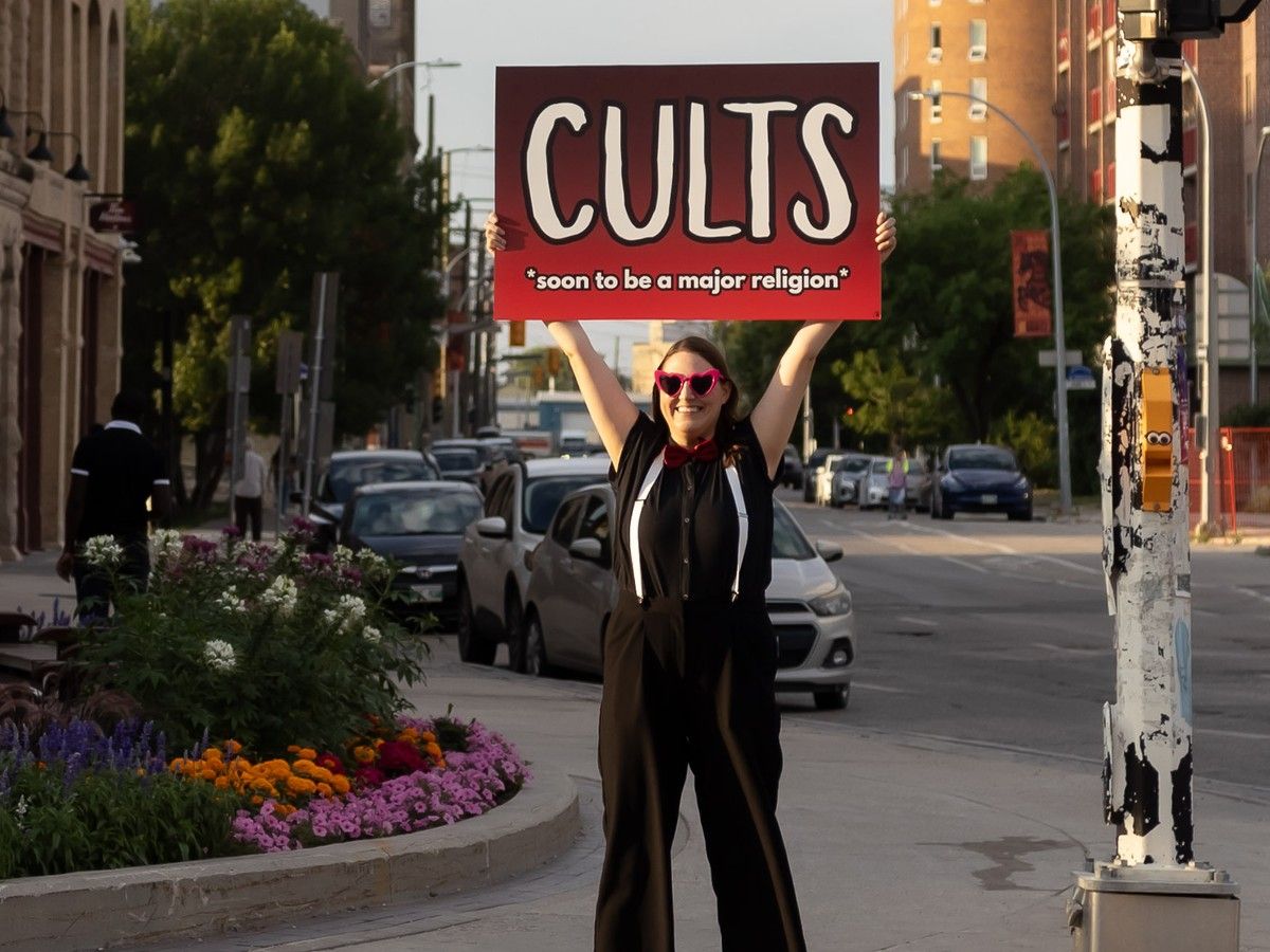 Fringe Review: Take a nerdy trip through macabre mind control in CULTS!