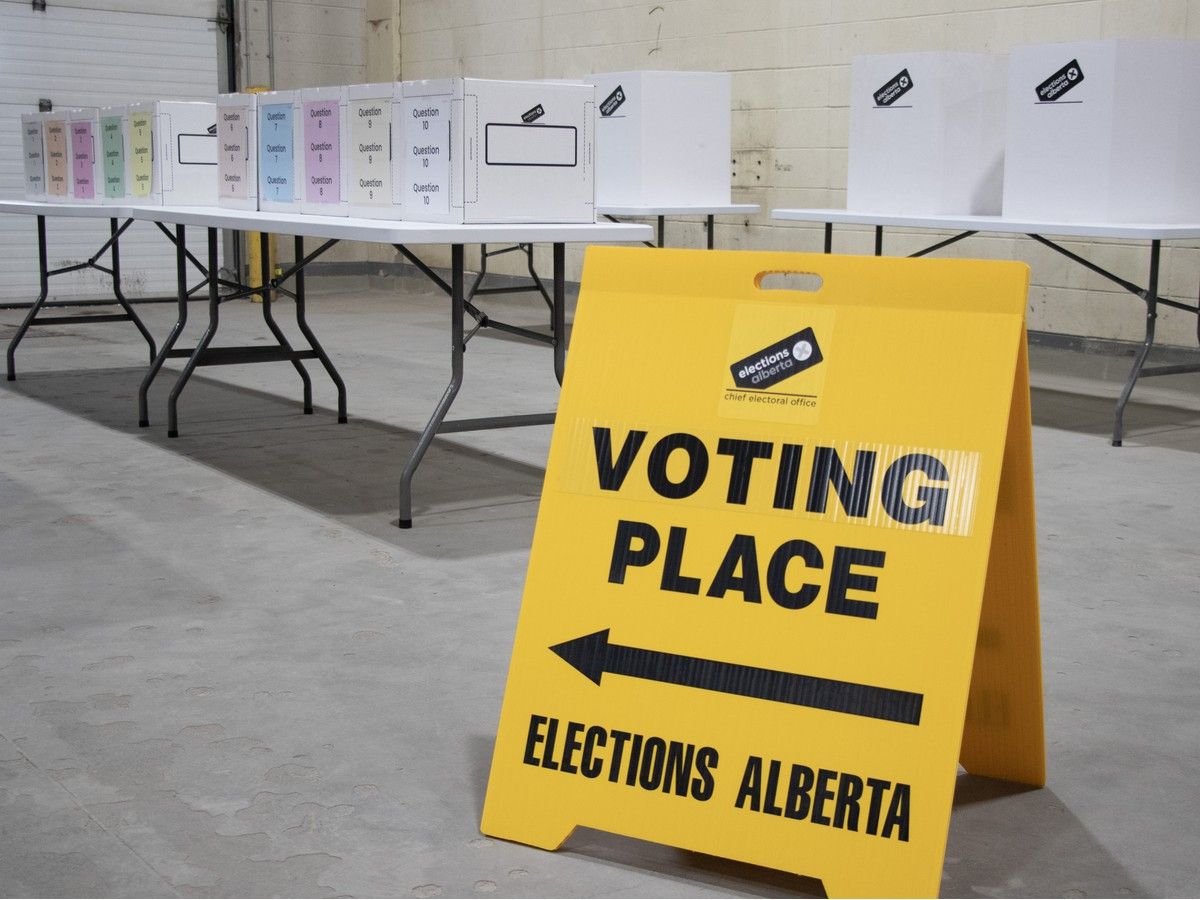 Elections Alberta has moved up the deadline to apply for a special ballot to Sept. 25 for the fall referendum.