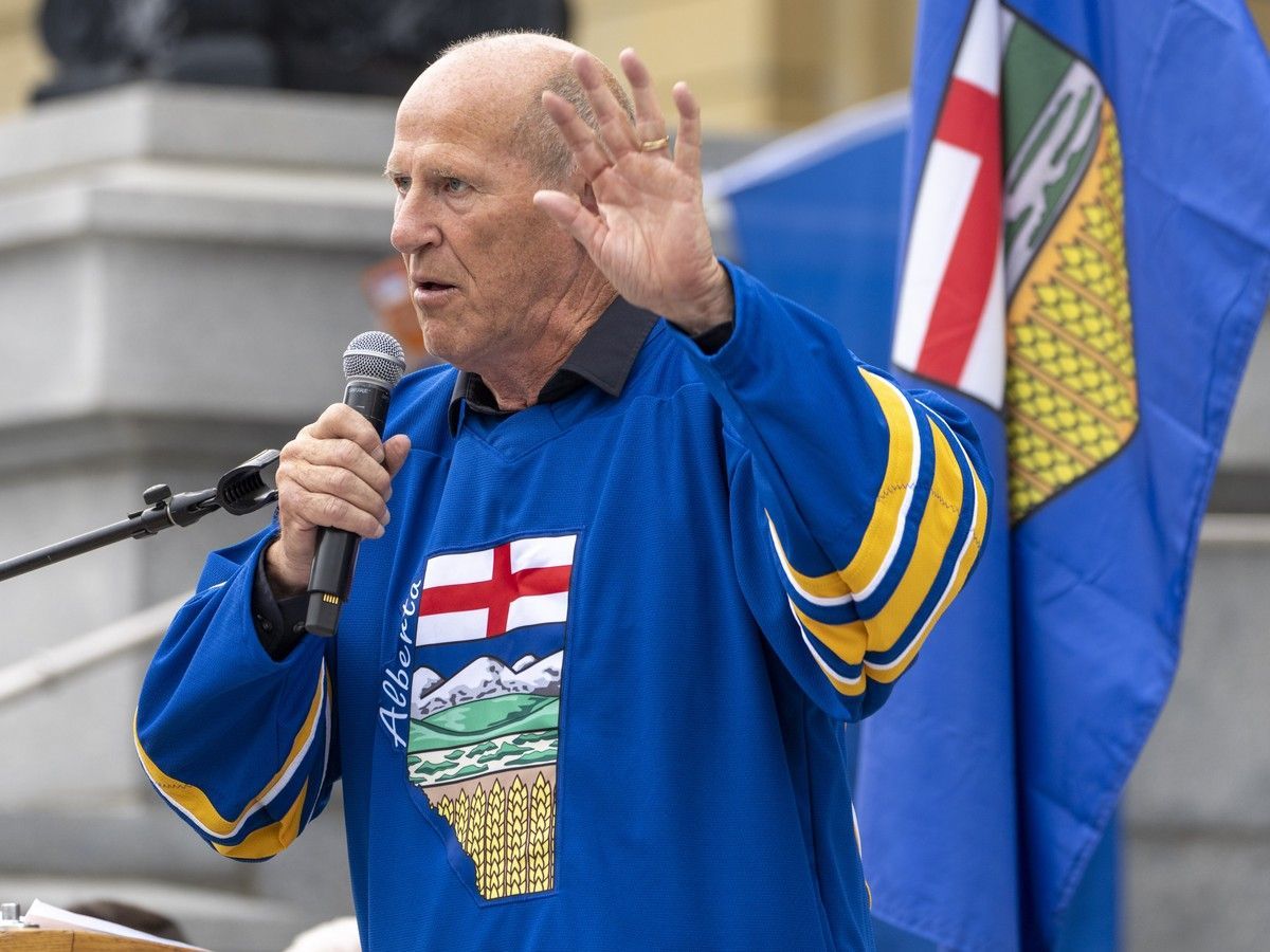 Alberta separatists are angry and disappointed with Premier Smith as she campaigns for Alberta to remain in Canada, some are fighting back