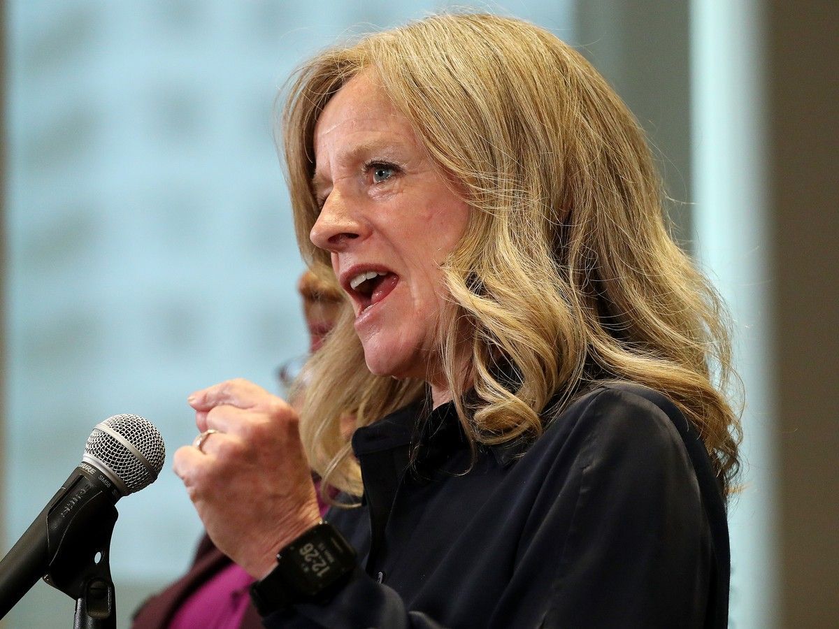 Former Alberta NDP premier Rachel Notley is concerned the handling of the October referendum could leave the results in question.
