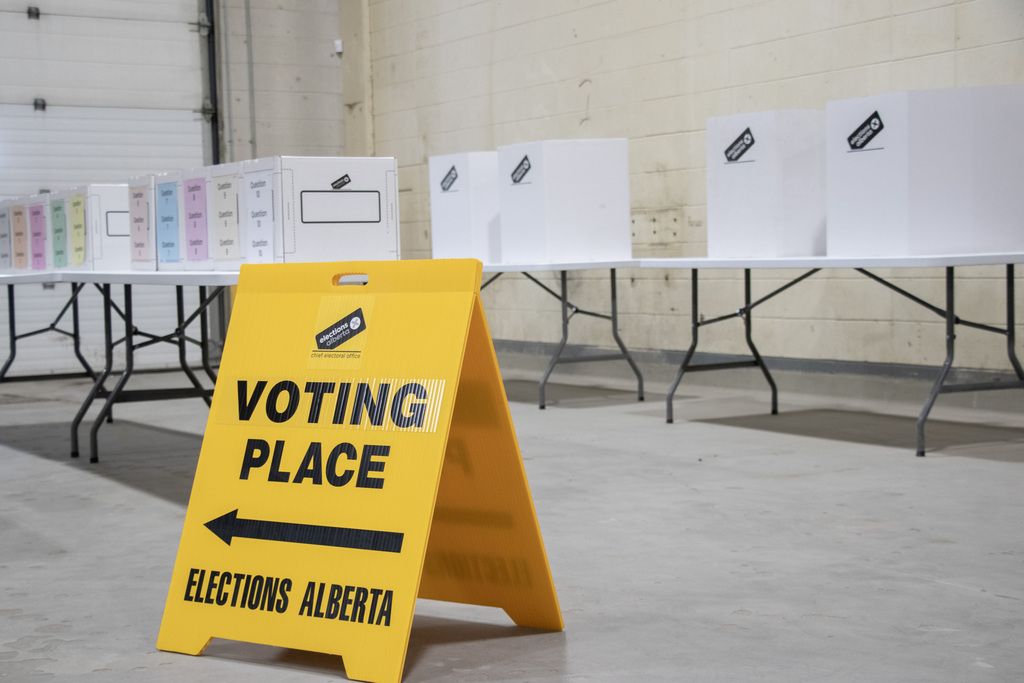Photos of simulated voting station on Thursday, September 3, 2026.
