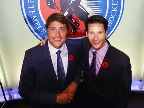 Teemu Selanne and Paul Kariya at the Hockey Hall of Fame on Nov. 10, 2017