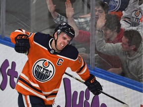 Connor McDavid scores two quick goals vs. Kings in Game 3