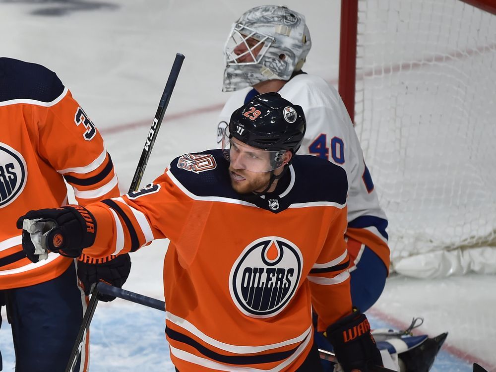 Dobson scores in OT to give Islanders 3-2 win over Oilers
