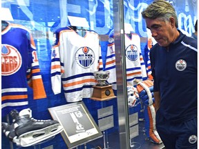 Edmonton Oilers head coach Dave Tippett walks away after speaking to the media during players physicals at the start of training camp at Rogers Place in Edmonton, September 12, 2019.