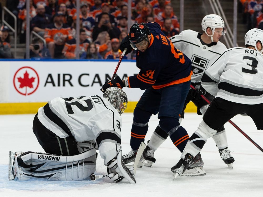 Oilers star Connor McDavid finally wakes up in Stanley Cup Playoffs with 2  quick goals vs Kings