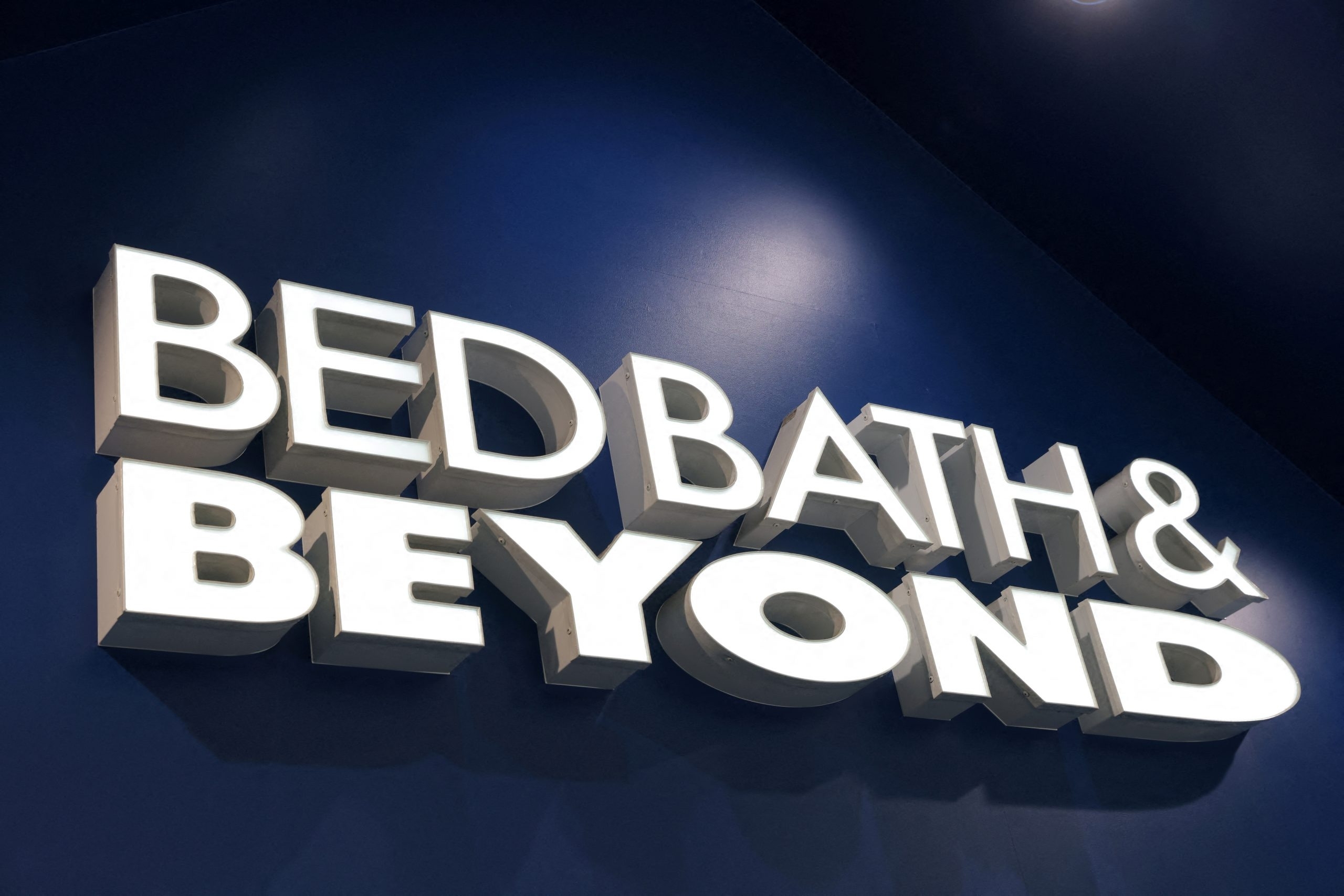 Bed Bath & Beyond moves to raise 1 billion to avoid bankruptcy