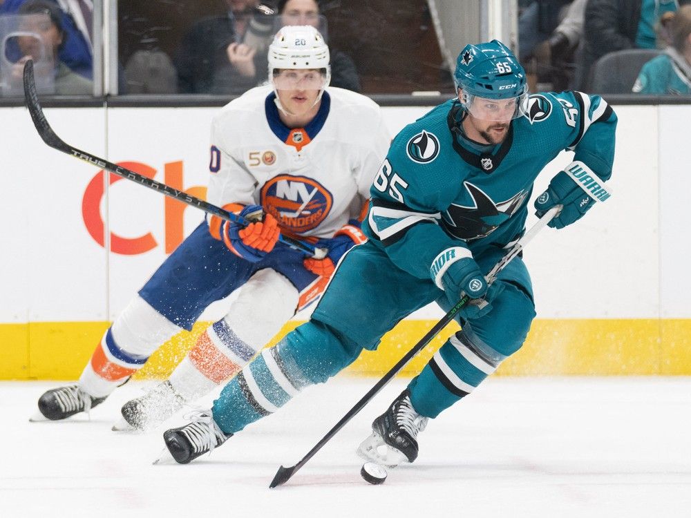 NHL: San Jose Sharks' James Reimer glad he wasn't traded