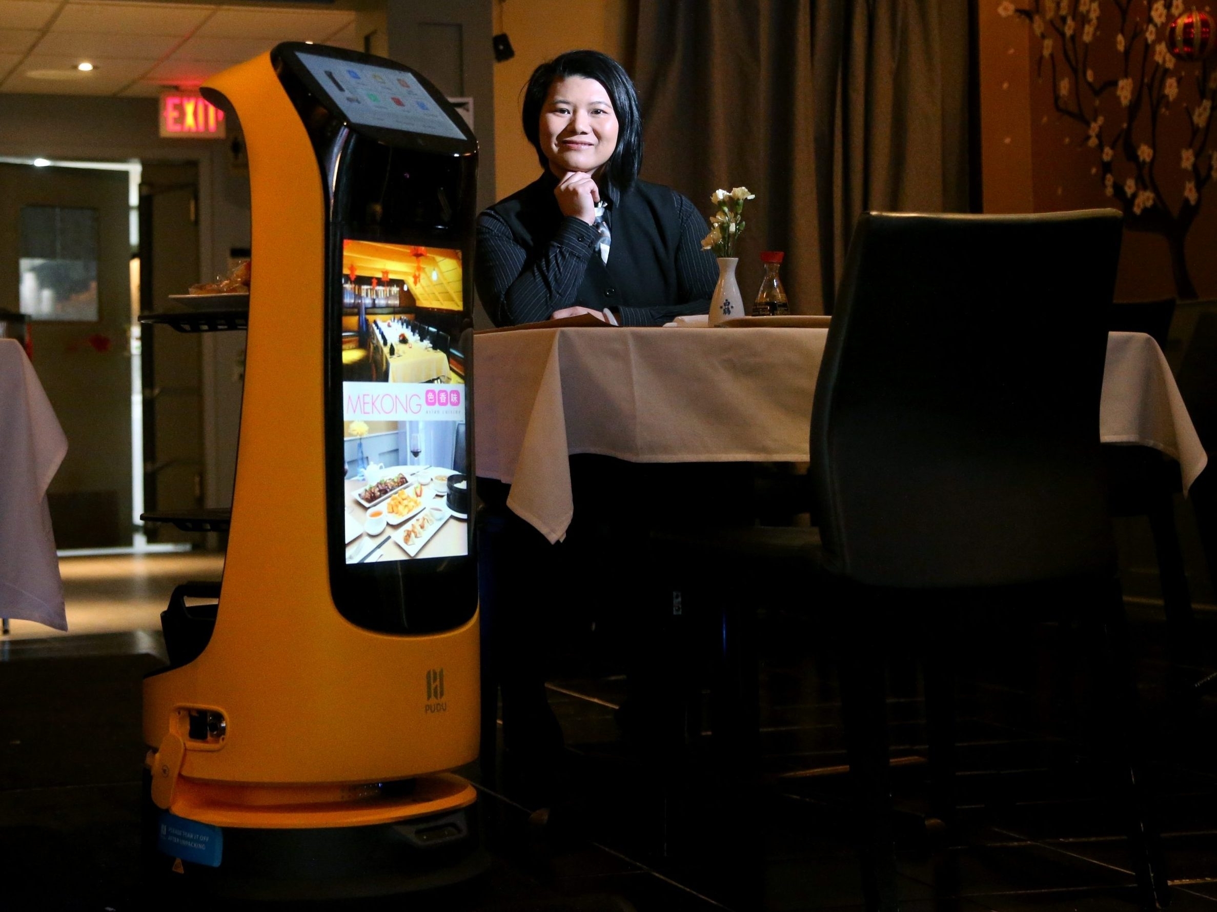Are robot waiters the future? Some restaurants think so Edmonton Sun