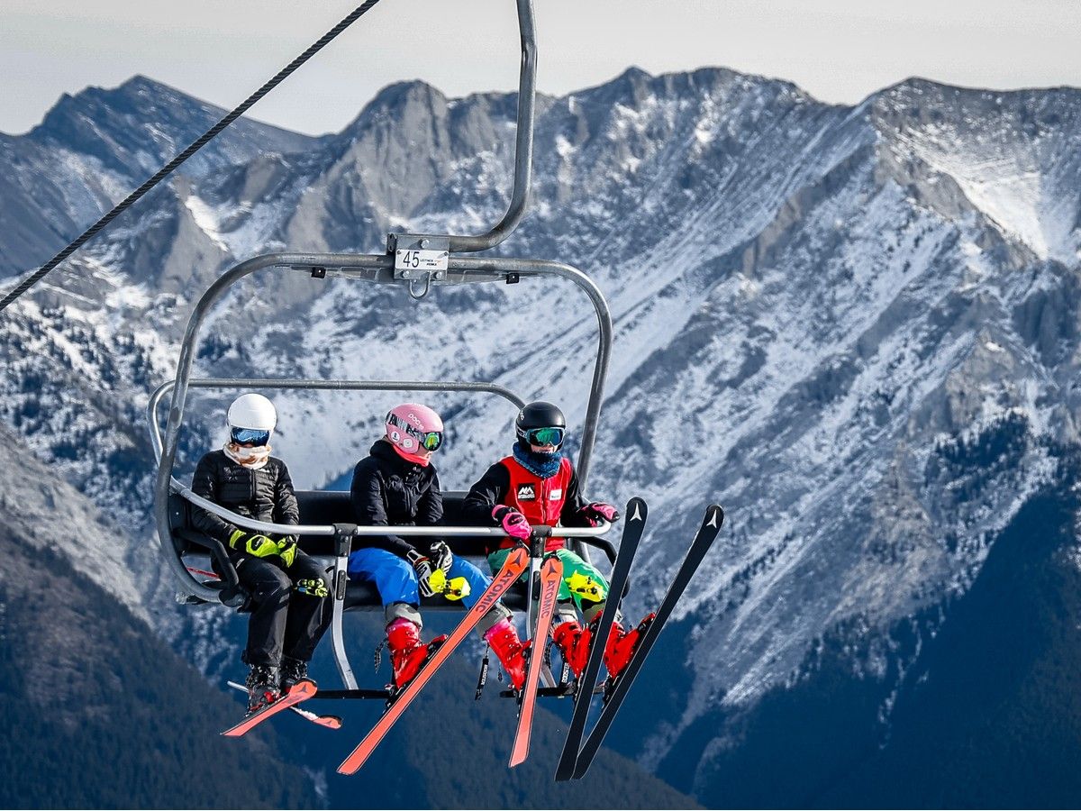 Sun readers weigh in on daylight time, the Oilers, Alberta independence and Mark Carney, Pierre Poilievre, and Trump's war in Iran.