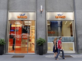 Wind chairman Tony Lacavera says that his firm, the largest of the independent wireless players by subscribers with roughly 300,000, is open to potential deals.
