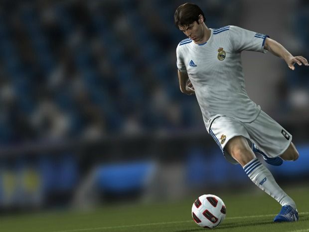 Good Game Stories - FIFA 11 vs Pro Evolution Soccer 2011