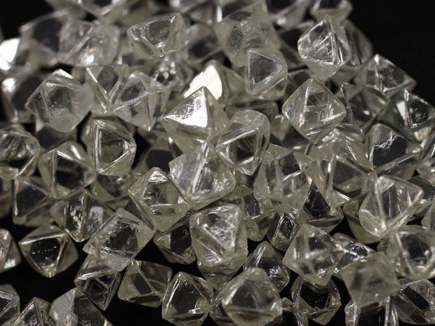 Who are De Beers competitors?