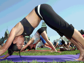 Lululemon Athletica Inc pants recall: No need to bend over for refund