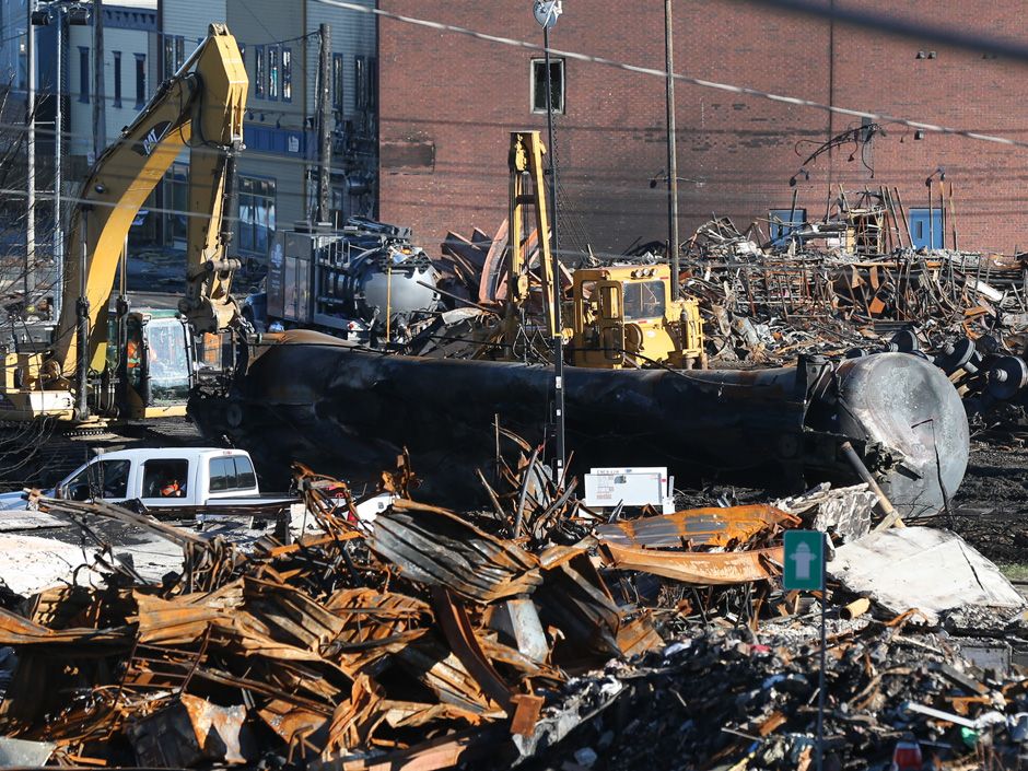 Transport Canada issues emergency rail safety directive after Lac