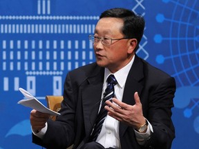 To combat BlackBerry’s waning influence among enterprise customers in the face of rising competition from other mobile device management firms, BlackBerry CEO John Chen is hiring a rebuilt sales force designed to target regulated industries, including government clients.