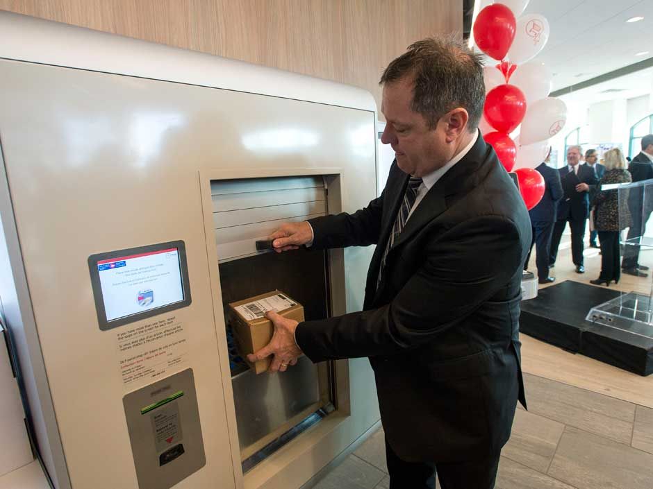 Canada's first one-stop 'shop and ship' kiosk introduced at CF