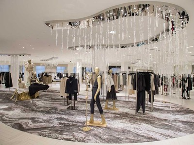 Toronto, are you ready?! Our partner Saks Fifth Avenue Canada is now open.  Discover fashion at its best at Saks Fifth Avenue Sherway Gardens