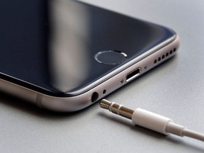 Tech analysts and industry bloggers, citing leaks from Apple's Asian suppliers, say it looks like the tech giant has decided to do away with the analog headphone jack in the next iPhone.