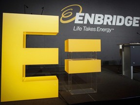Enbridge had been trying to expand its natural gas transportation business to reduce reliance on oil shipments, an effort it will be spared after acquiring Spectra's 141,000 kilometers of gas lines.