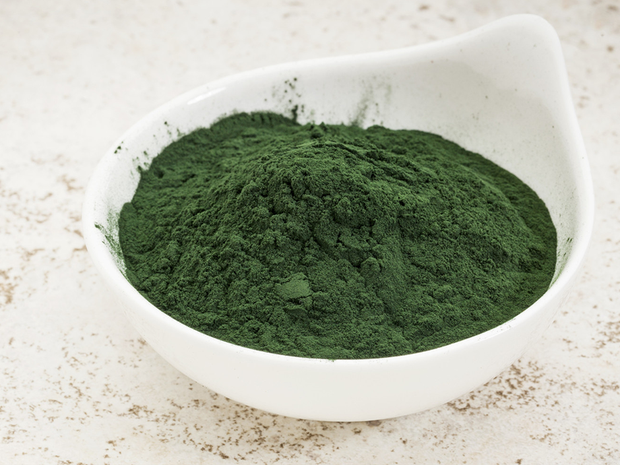 spirulina-green-powder