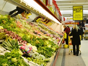 There is plenty of room for discount food retailers such as No Frills to play a bigger role in Canada and the U.S., a new report suggests