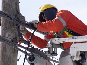 Over the summer, Bell installed fibre connections in enough neighbourhoods to compete on a wider scale with Rogers’ 1 gigabit per second internet speeds