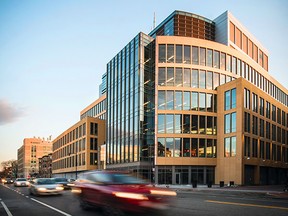 Forest City Realty Trust’s University Park at MIT is a five-storey office/research/lab building in Cambridge, Massachusetts.