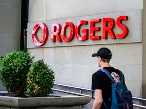On the cable side of the business, Rogers beat subscriber expectations by healthy margins.