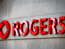 Rogers Communications Inc said it added 124,000 postpaid wireless subscribers on a net basis in third quarter.
