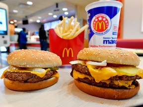 McDonald's big push to revamp thousands of U.S. locations has encountered hiccups as franchisees complain about the expensive changes.